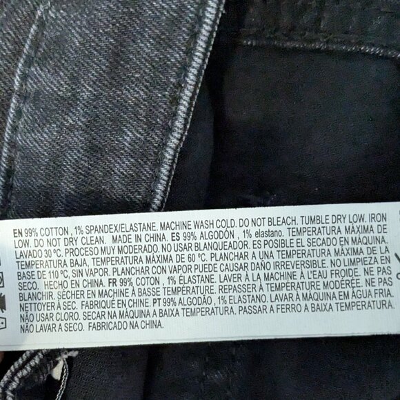 FOREVER 21 Black Stretch Denim High Rise Bermuda Cut-Off Shorts; Size 28 - Picture 4 of 4